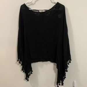 Women’s Holly Bracken top with fringe, Lacey back, wide sleeves, good condition